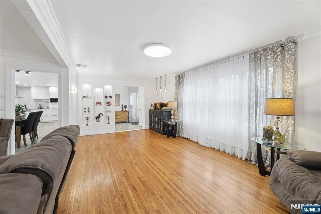 52 Hillside Ave - Photo 7 of 33