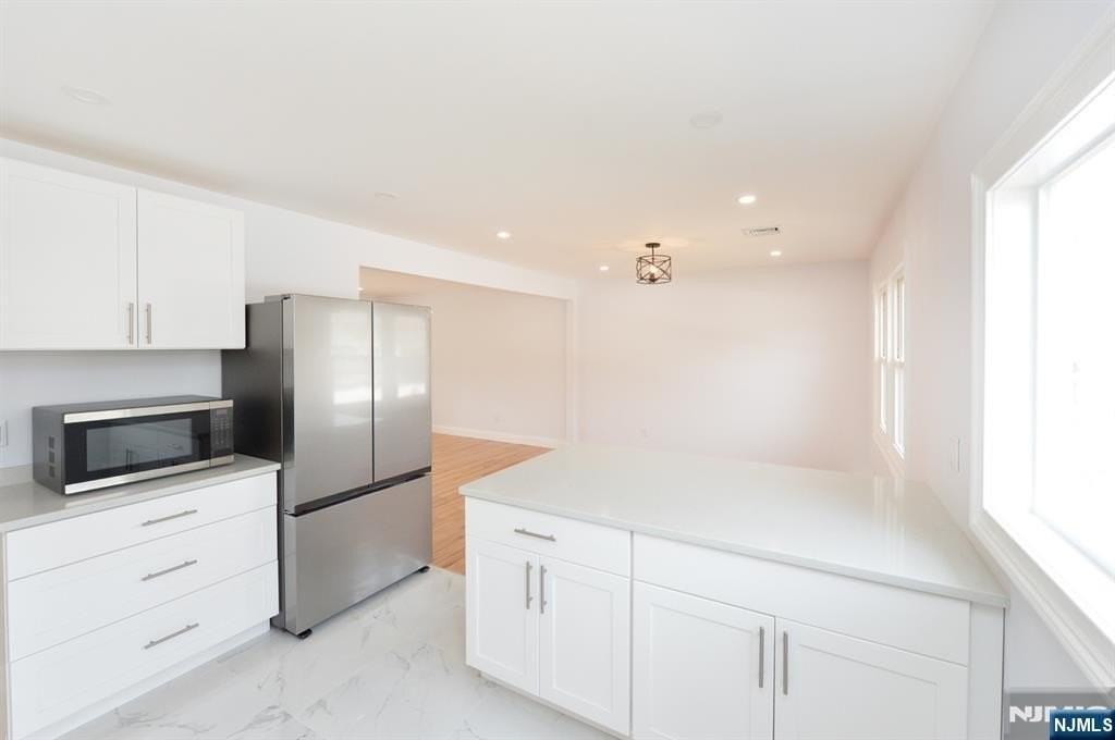 269 Columbia Ter - Photo 5 of 26