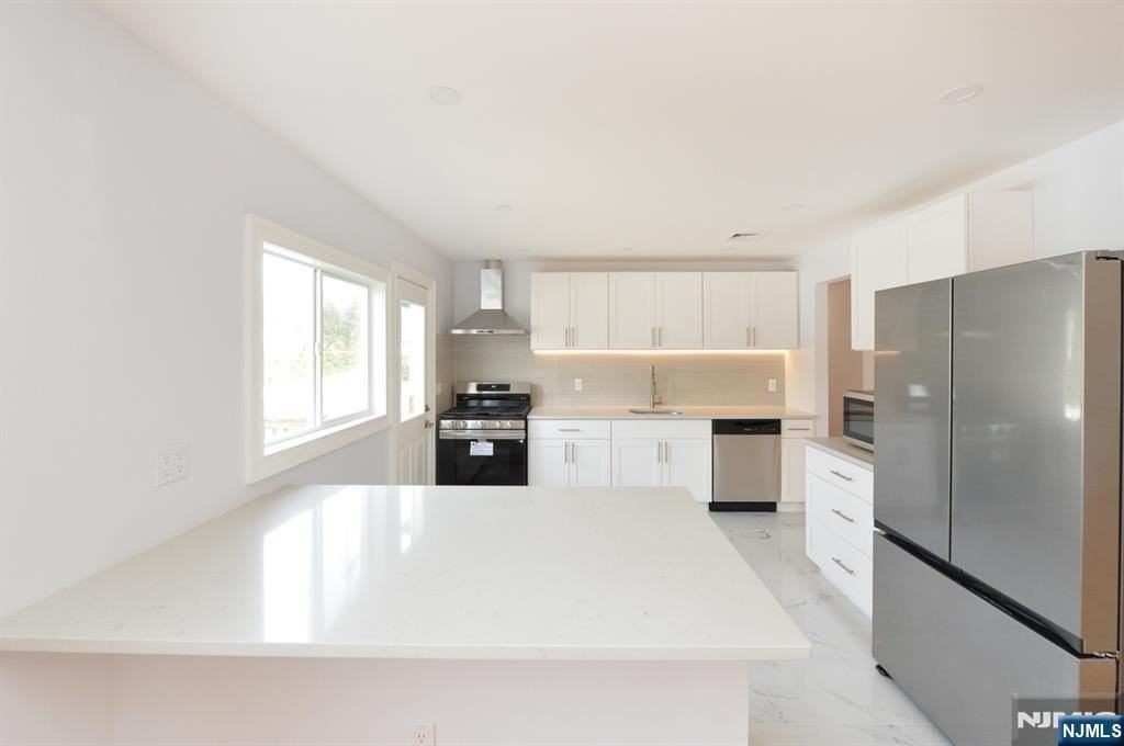 269 Columbia Ter - Photo 6 of 26