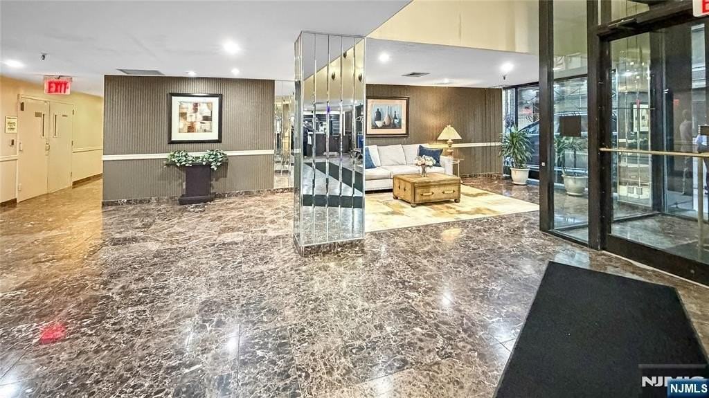 326 Prospect Ave Apt 2g - Photo 3 of 24