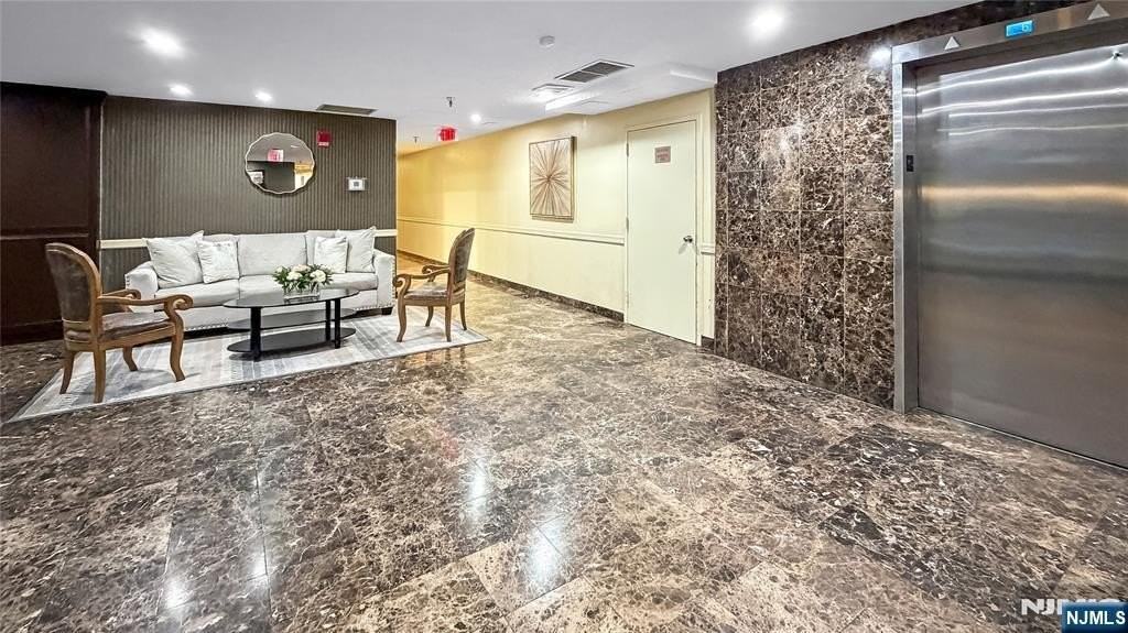 326 Prospect Ave Apt 2g - Photo 4 of 24