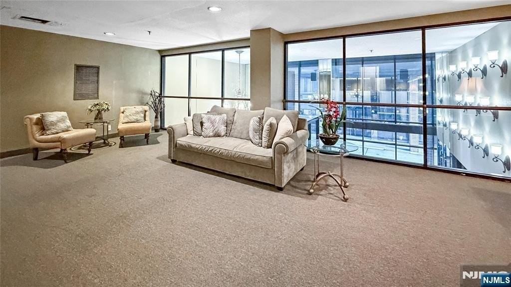 326 Prospect Ave Apt 2g - Photo 5 of 24