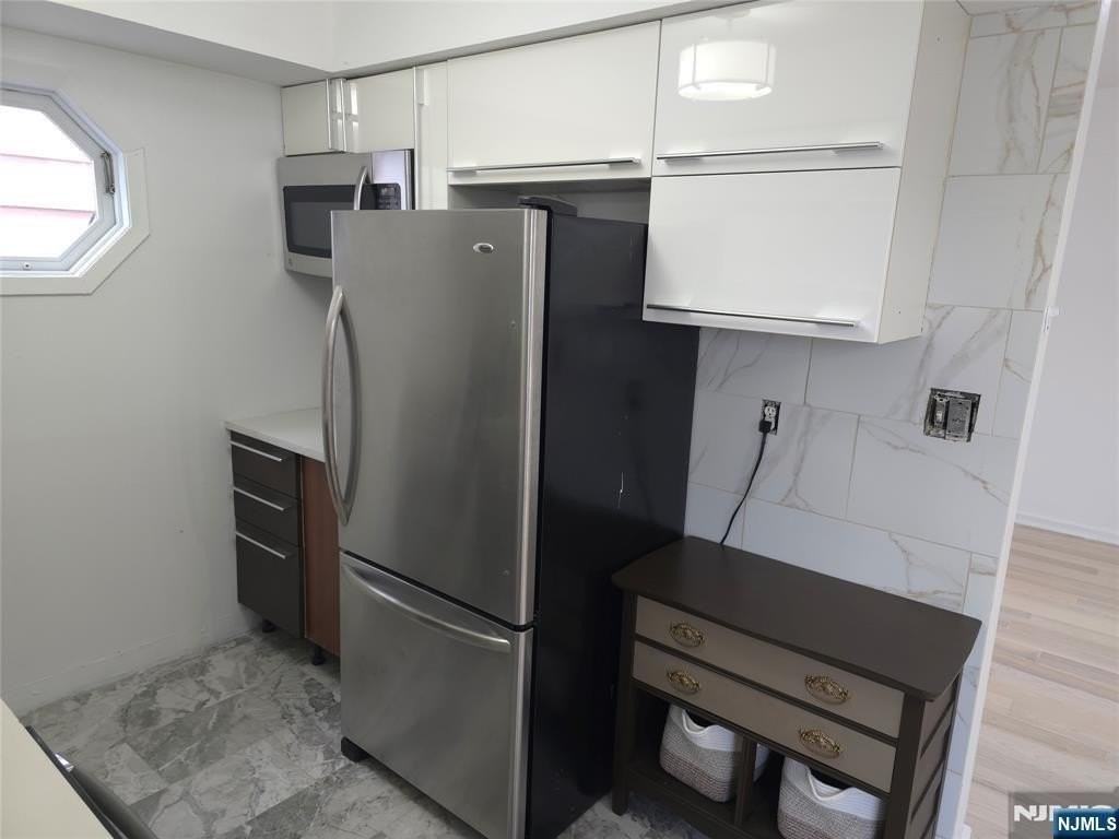 6715 Polk St - Photo 4 of 18
