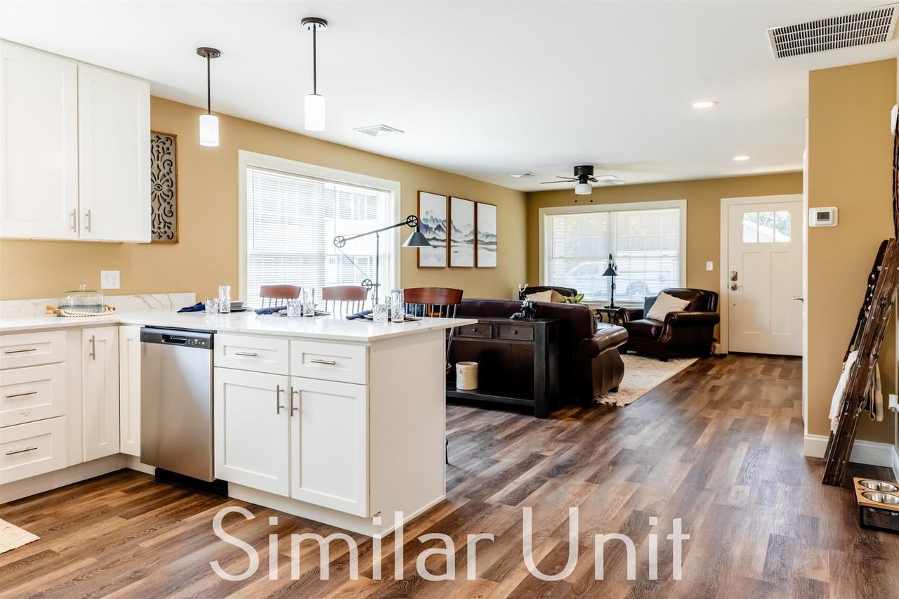 5 Captiva Ln #5CL - Photo 4 of 49