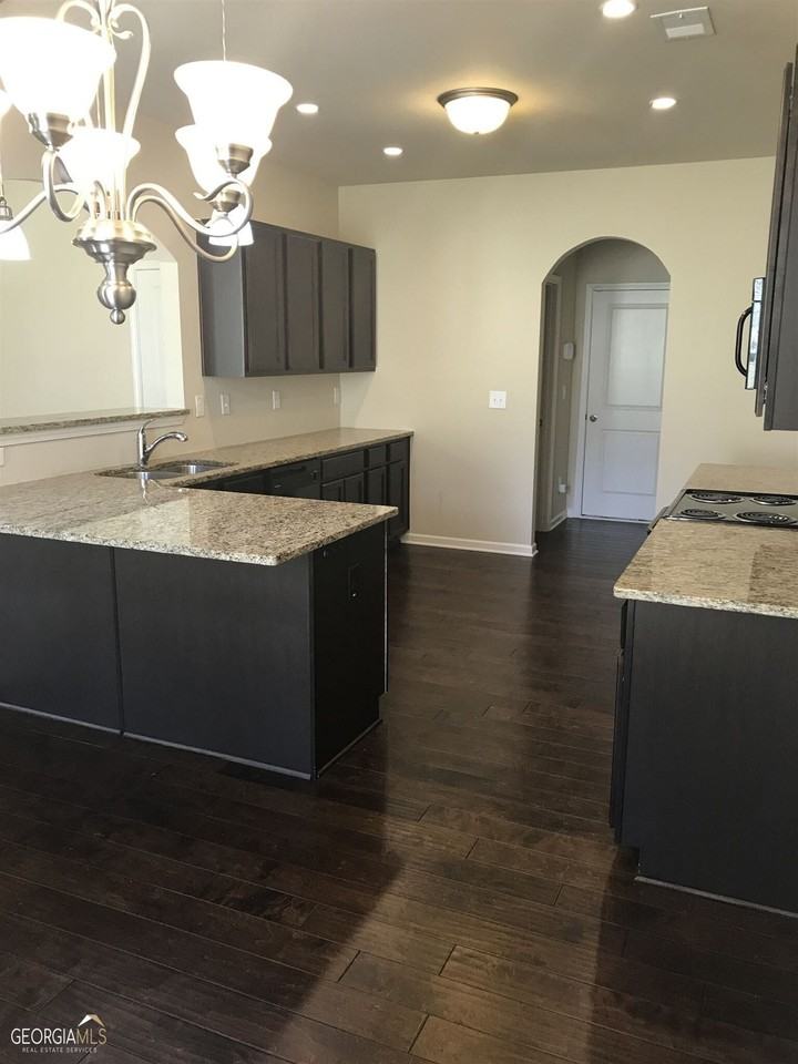 276 Stillwood Dr - Photo 3 of 12