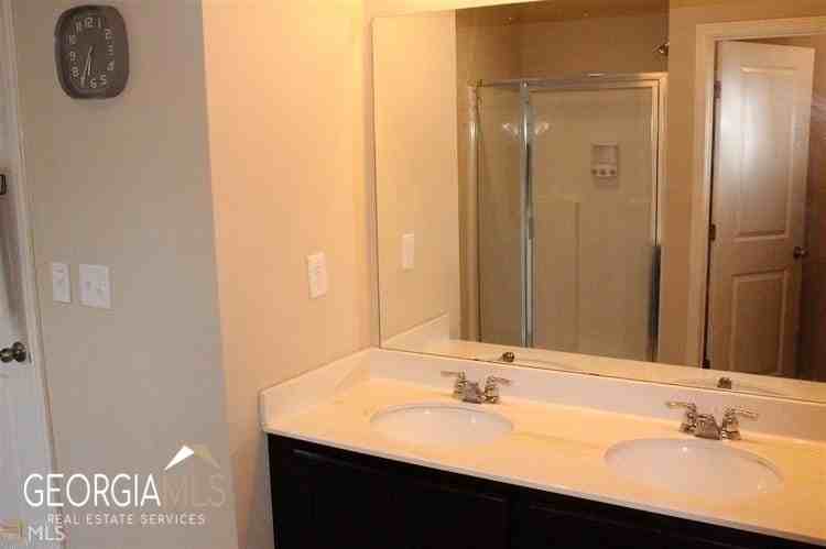 276 Stillwood Dr - Photo 6 of 12