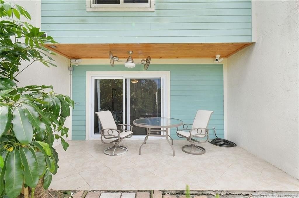 3129 Se Indian St Unit 3 - Photo 4 of 28