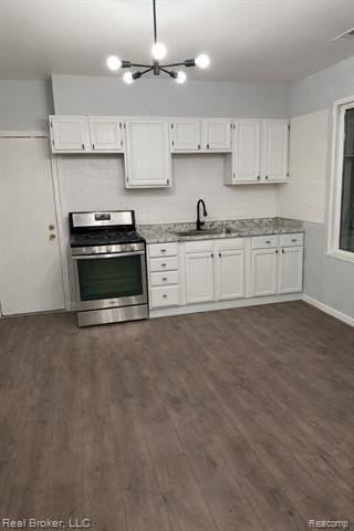 2300 Whalen St - Photo 2 of 8