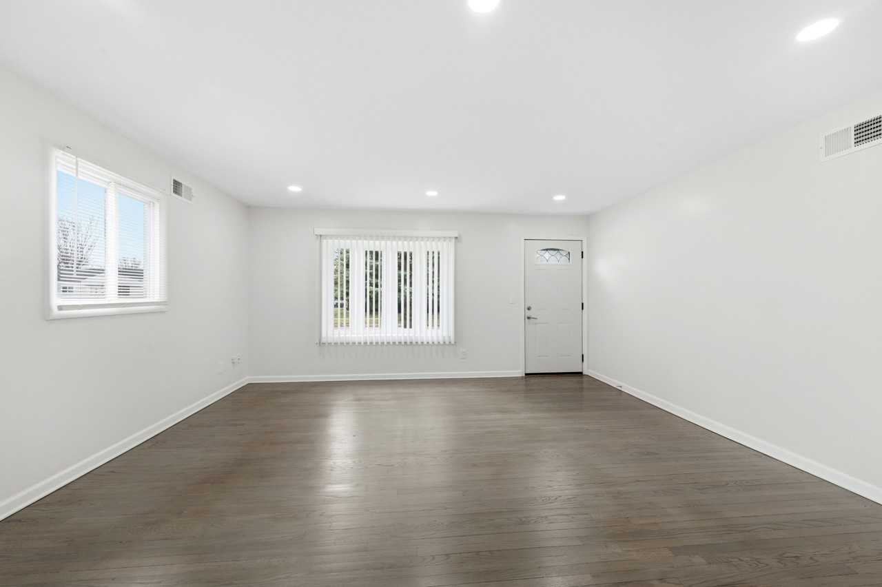 22546 Ira Blvd #1 - Photo 5 of 12