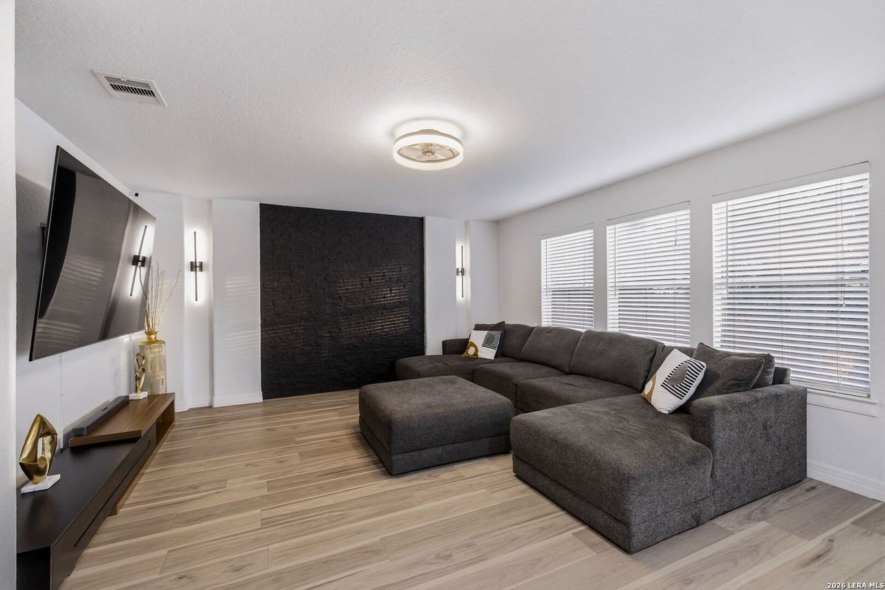 4626 Manitou Bay - Photo 7 of 34