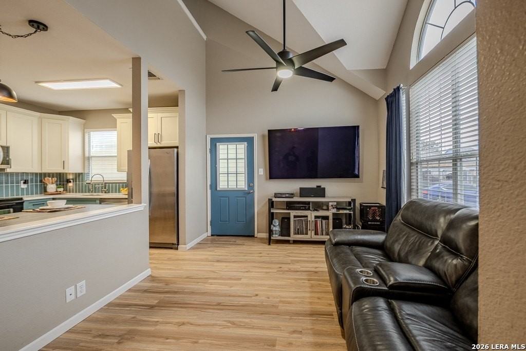 2423 Crown Holw - Photo 3 of 21