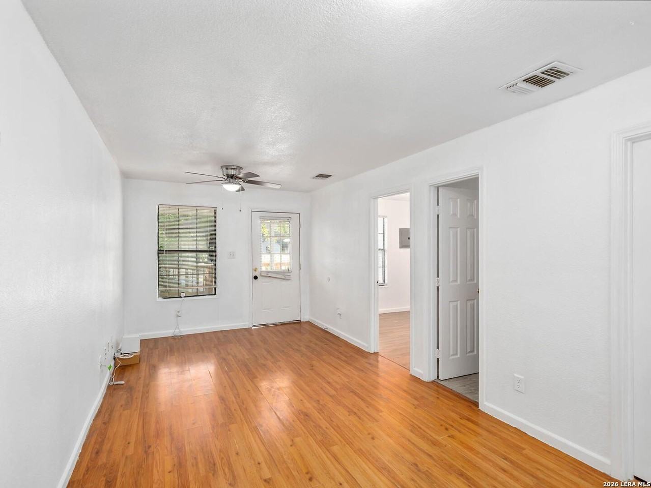 508 Randall Ave - Photo 4 of 17