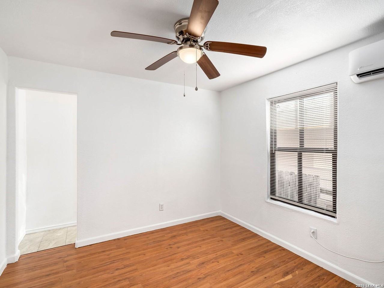 508 Randall Ave - Photo 6 of 17