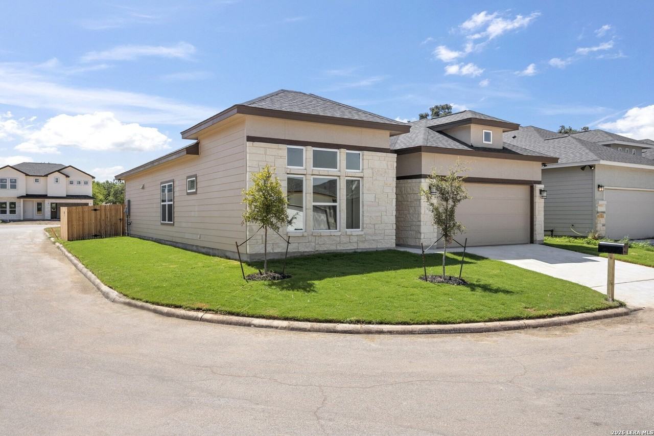 405 Park Cir - Photo 3 of 43