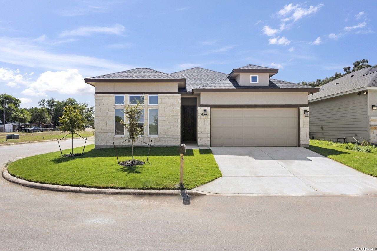 405 Park Cir - Photo 4 of 43