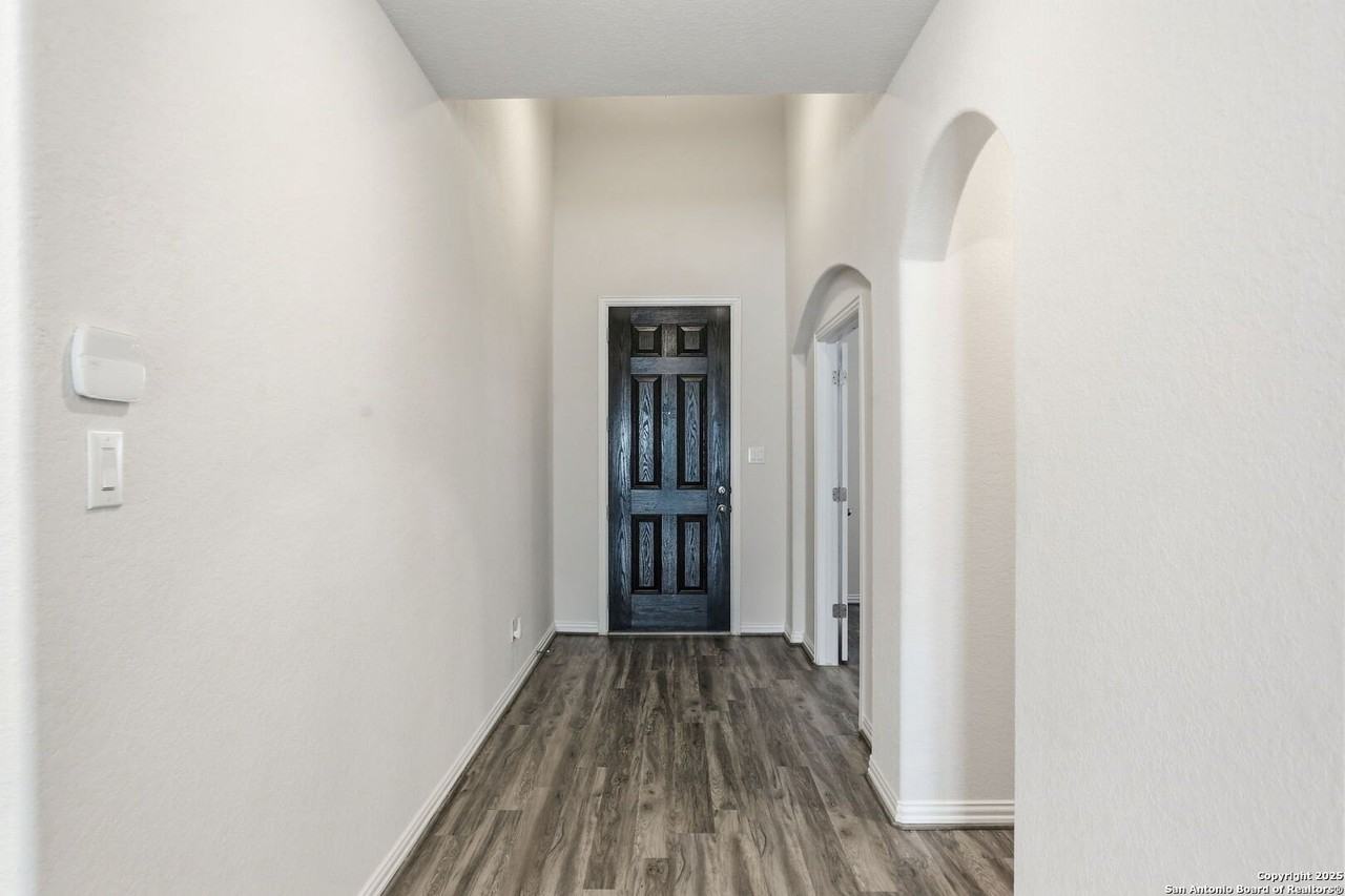 204 Tiltwood Ct - Photo 5 of 40