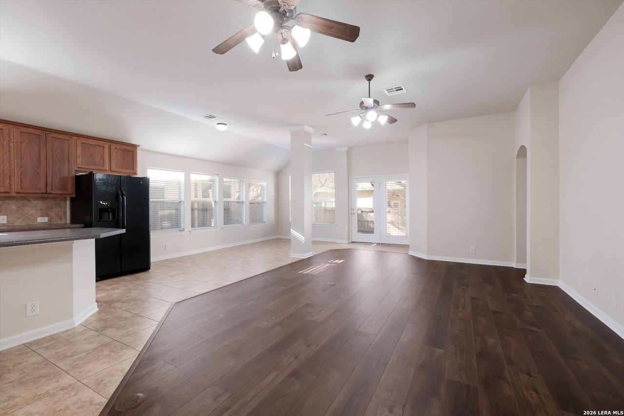 26751 Trinity Hl - Photo 6 of 19