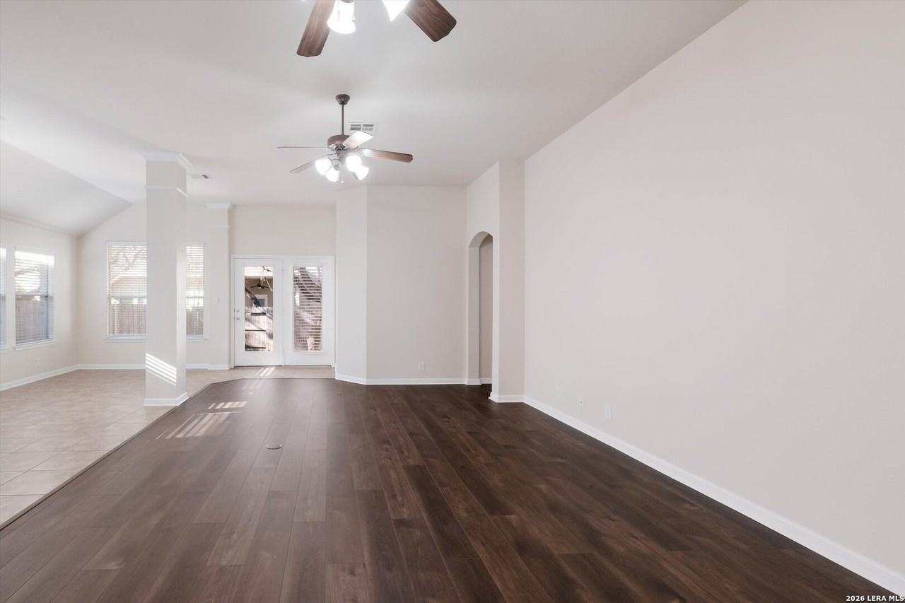 26751 Trinity Hl - Photo 7 of 19