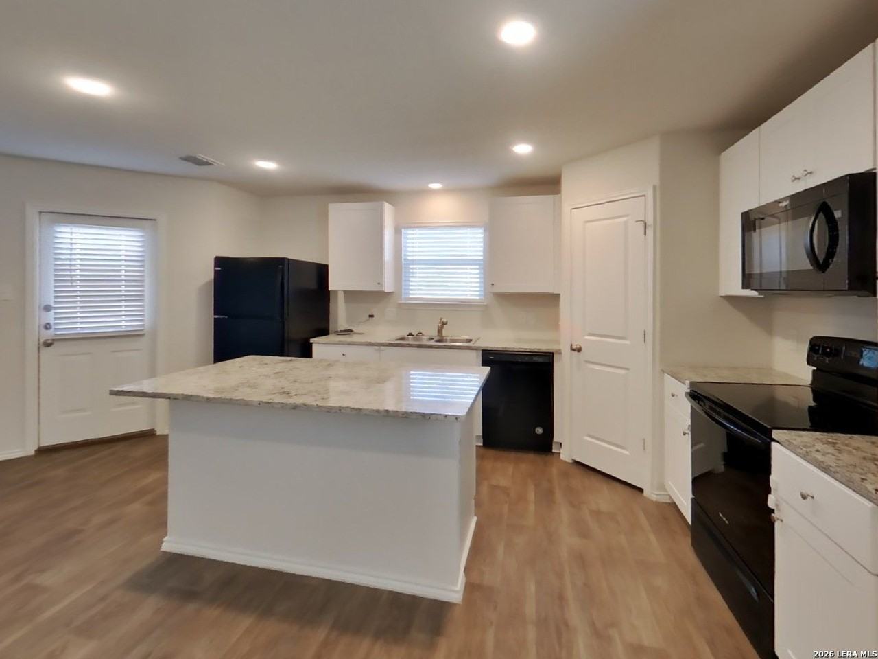 13215 Winemaker Dr - Photo 4 of 17