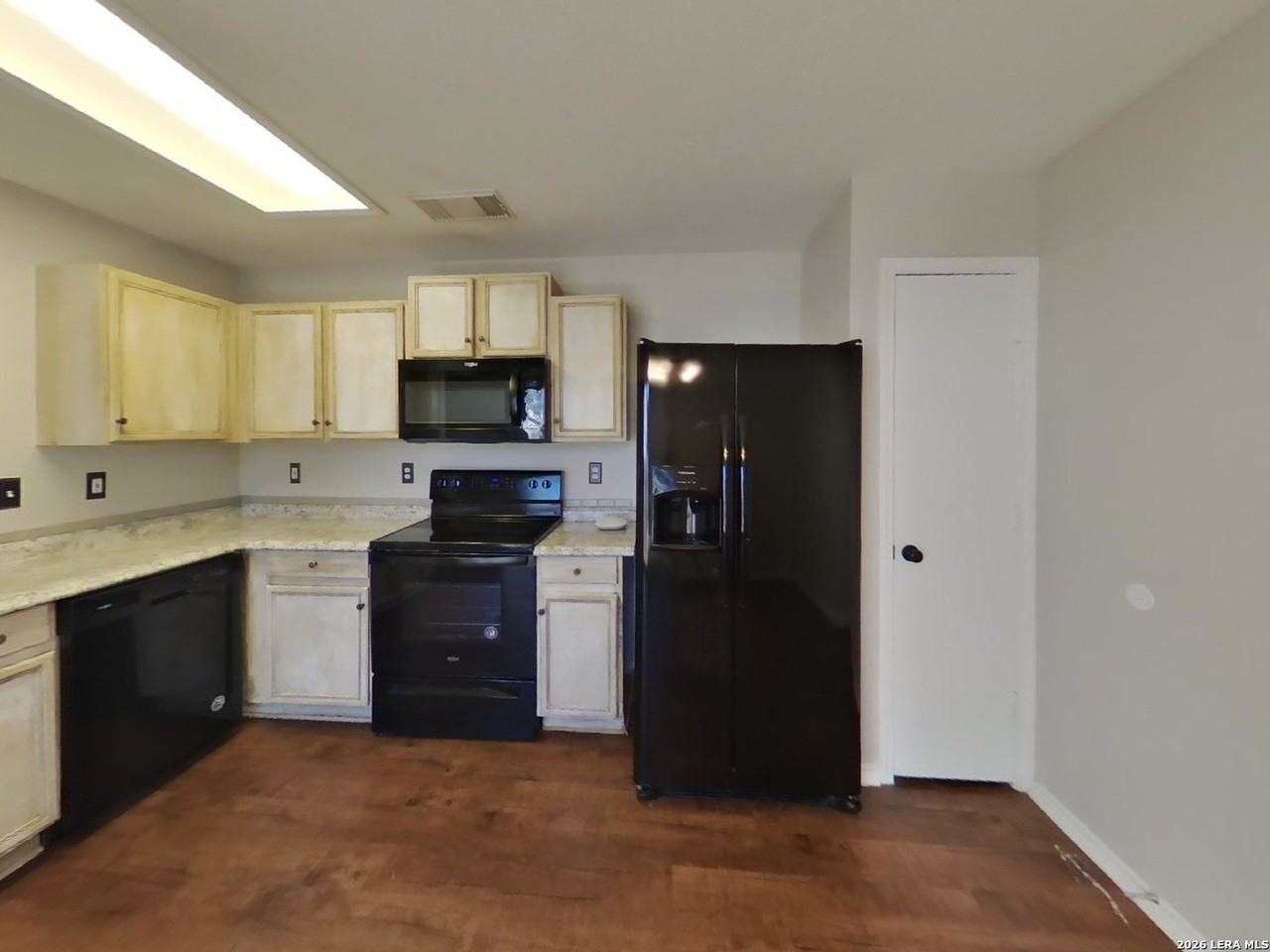 7902 Brazoria Park - Photo 6 of 16