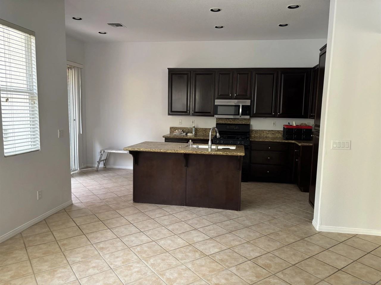 11412 Miro Cir - Photo 4 of 24