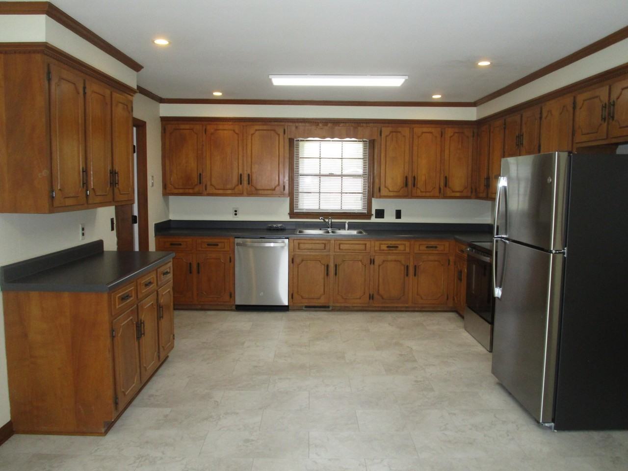 4 Ashley St - Photo 6 of 22