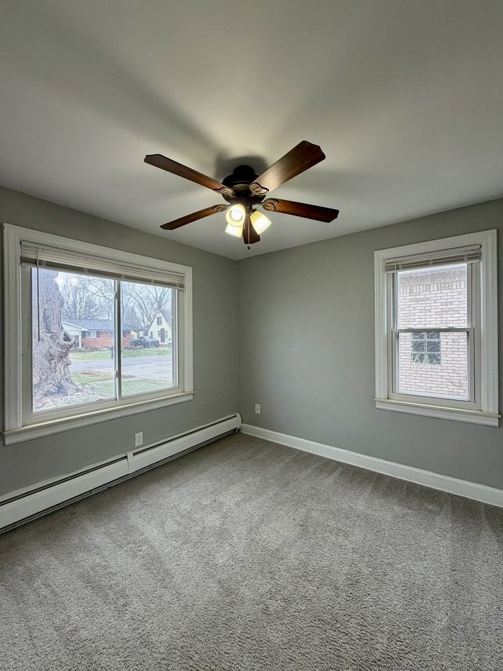 12939 Devoe St #1 - Photo 7 of 16