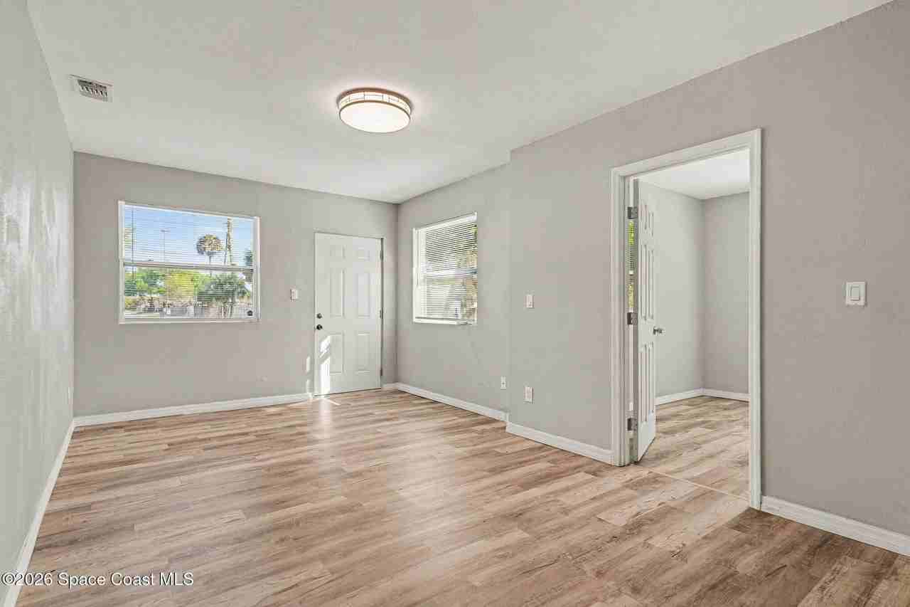 701 Tropic St Apt C - Photo 3 of 14