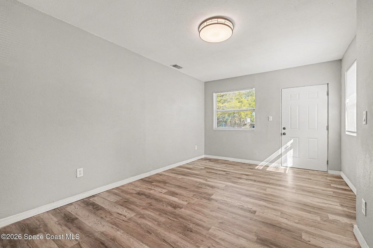 701 Tropic St Apt C - Photo 5 of 14