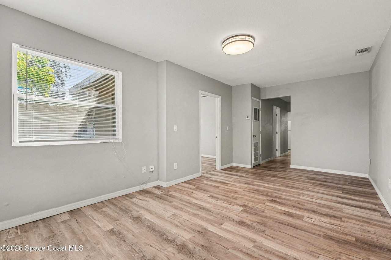 701 Tropic St Apt C - Photo 6 of 14