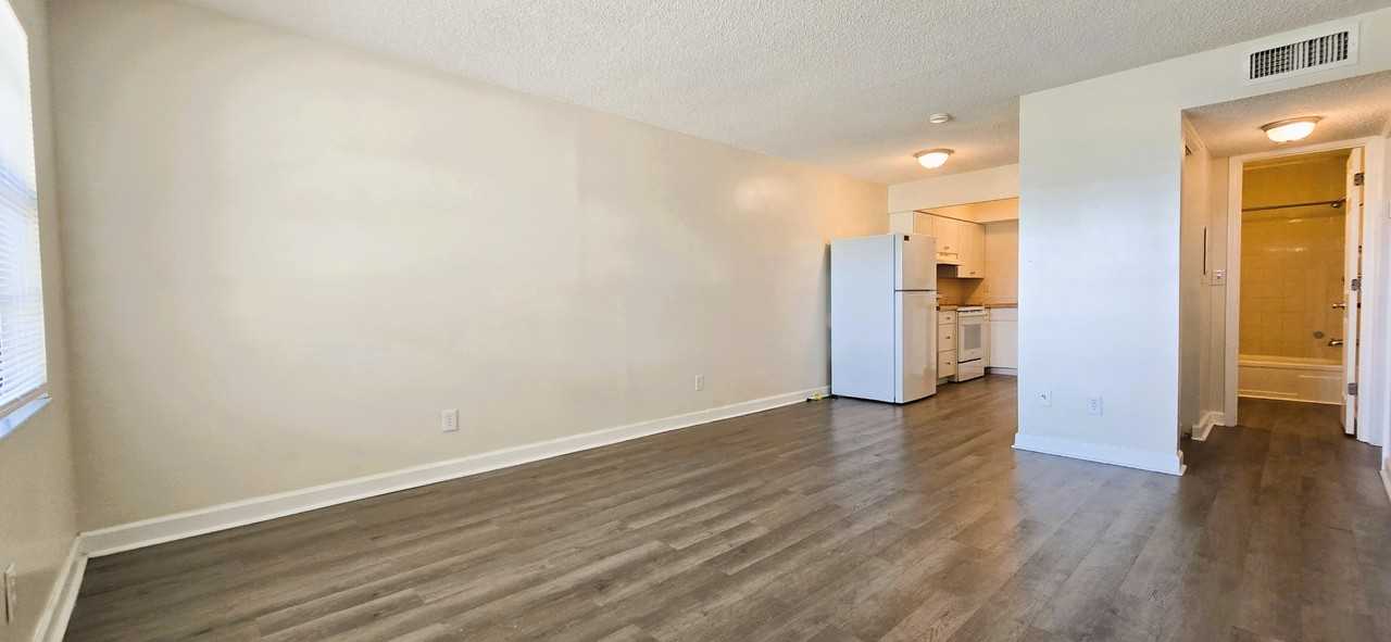 501 E Seminoe Ave - 7 #7 - Photo 2 of 8