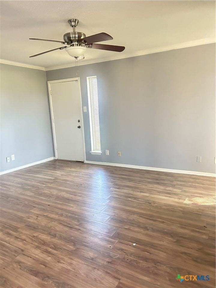 1051 Country Club Dr #28 - Photo 4 of 20