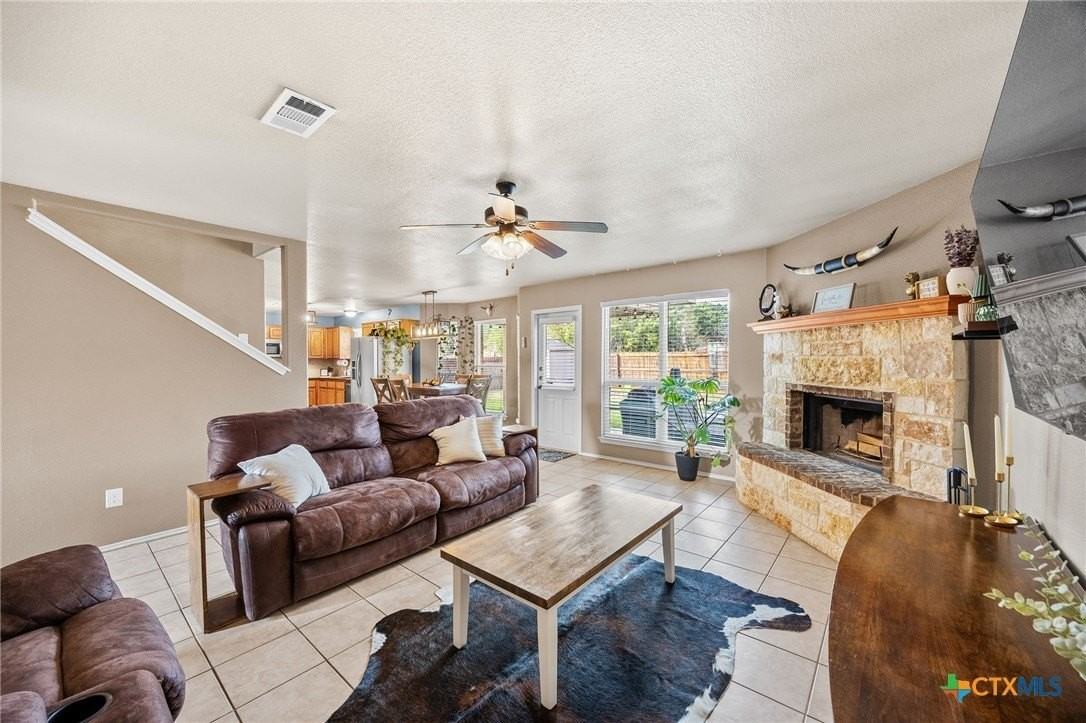 4103 Dewitt County Ct - Photo 7 of 32