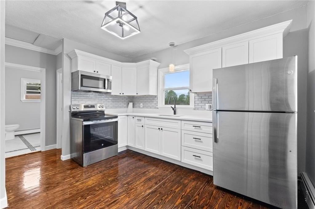 1 Cottage St Unit 2 - Photo 3 of 12