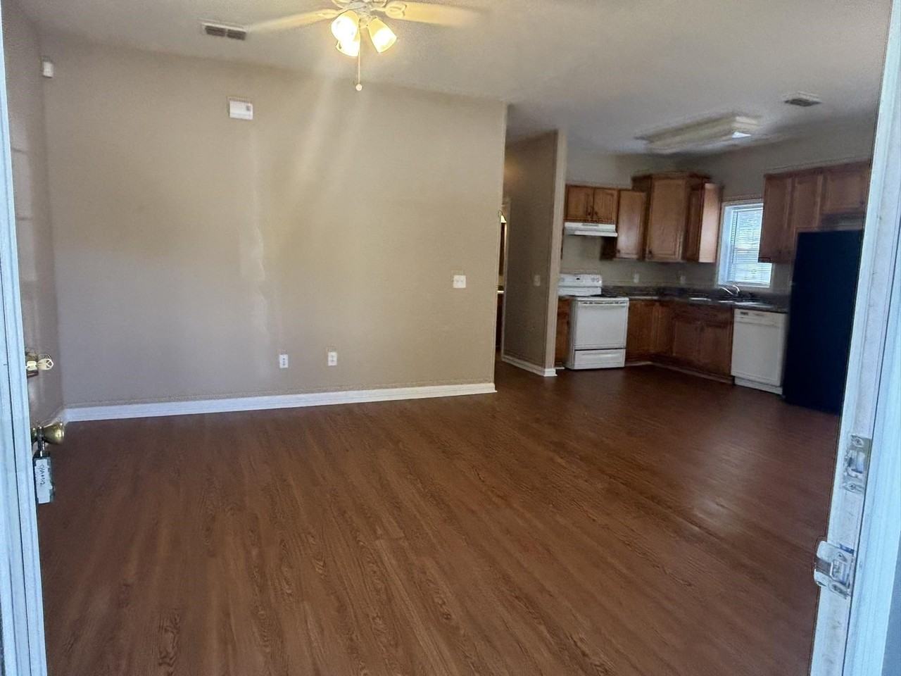 2757 Kennedy Dr - Photo 3 of 23