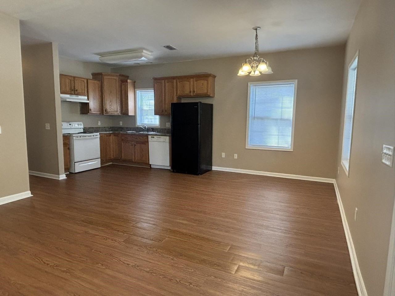 2757 Kennedy Dr - Photo 4 of 23