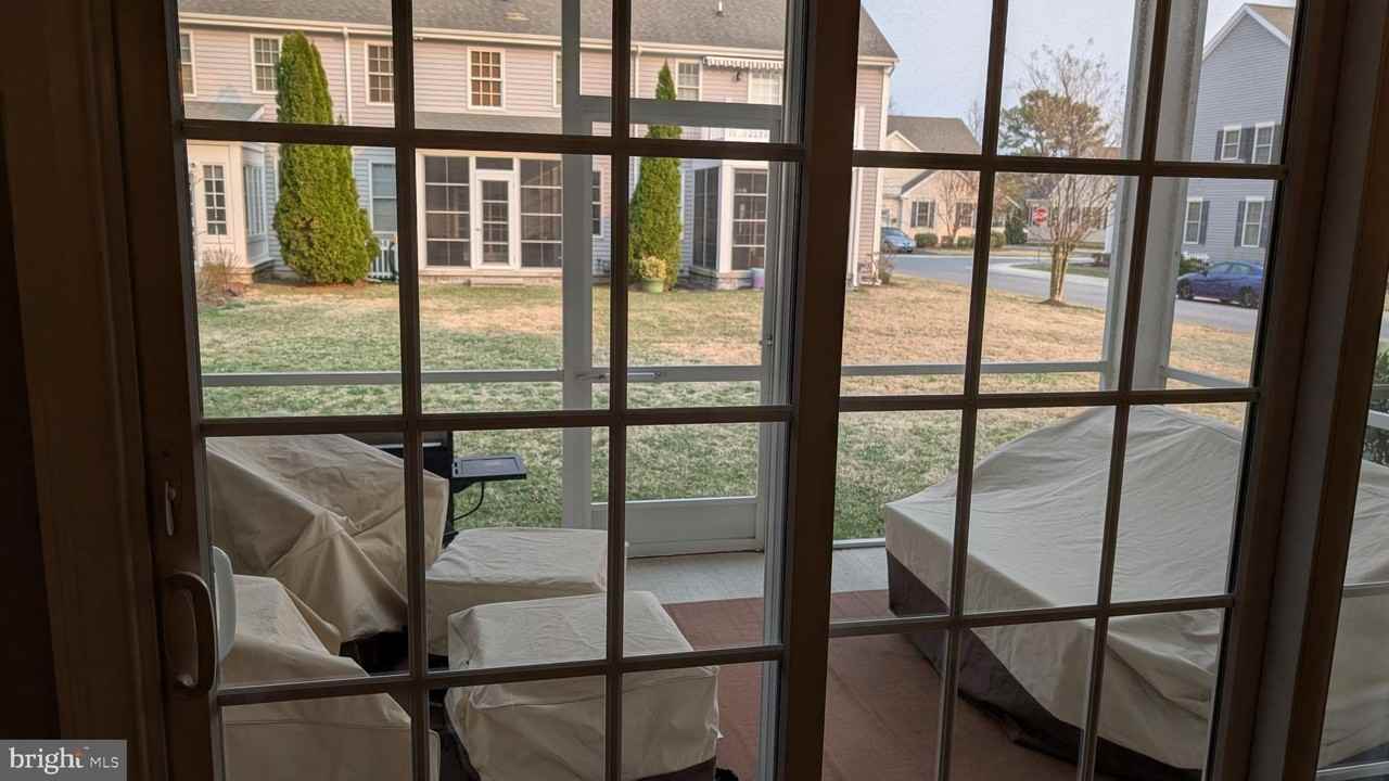 36400 Warwick Dr - Photo 5 of 10