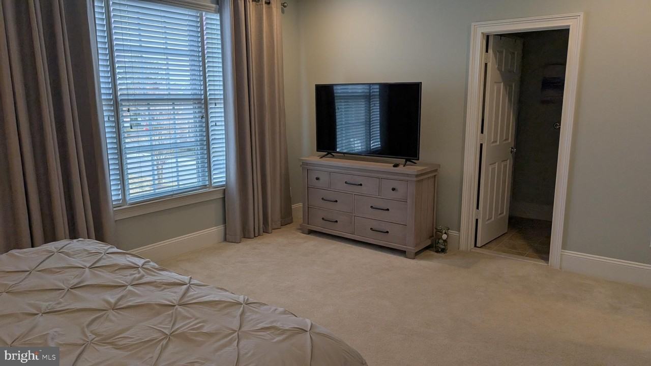 36400 Warwick Dr - Photo 7 of 10