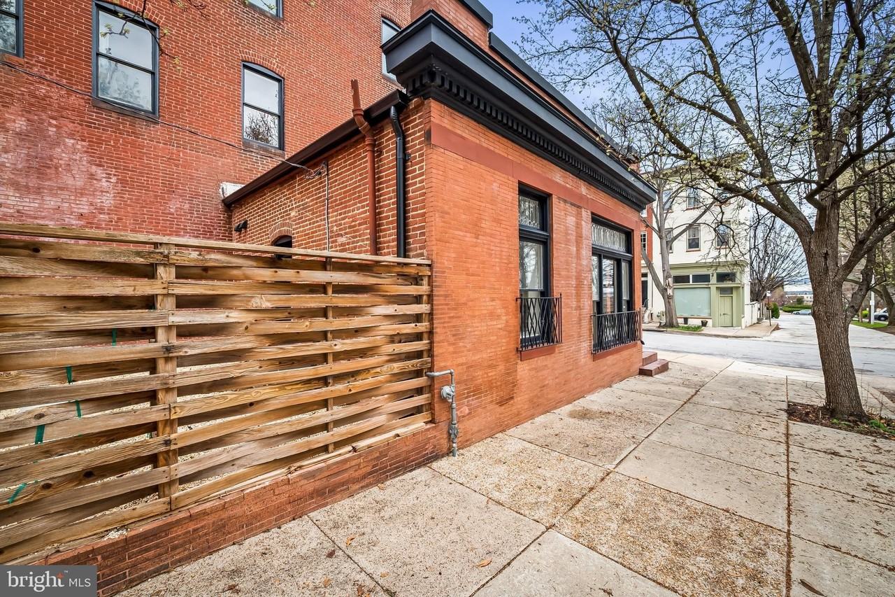 1200 Bolton St - Photo 4 of 22