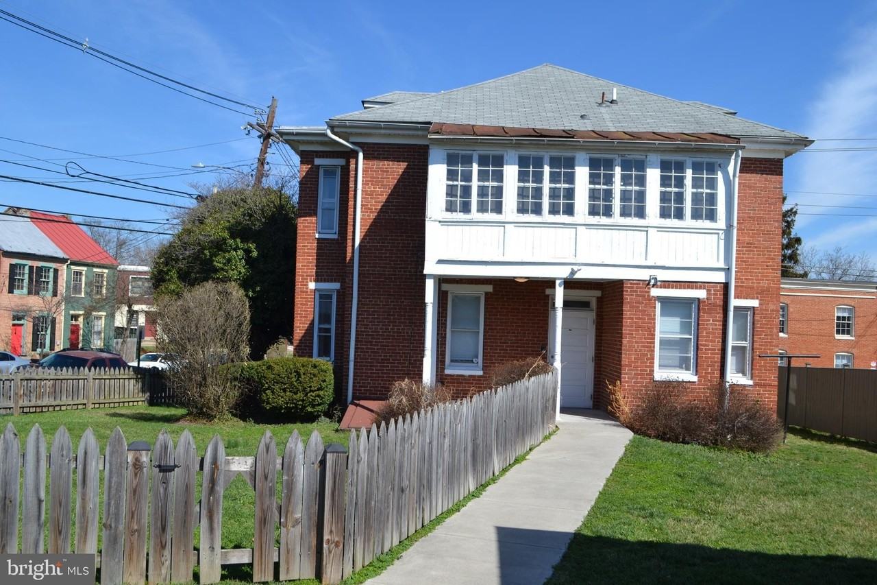 200 W All Saints St - Photo 2 of 36