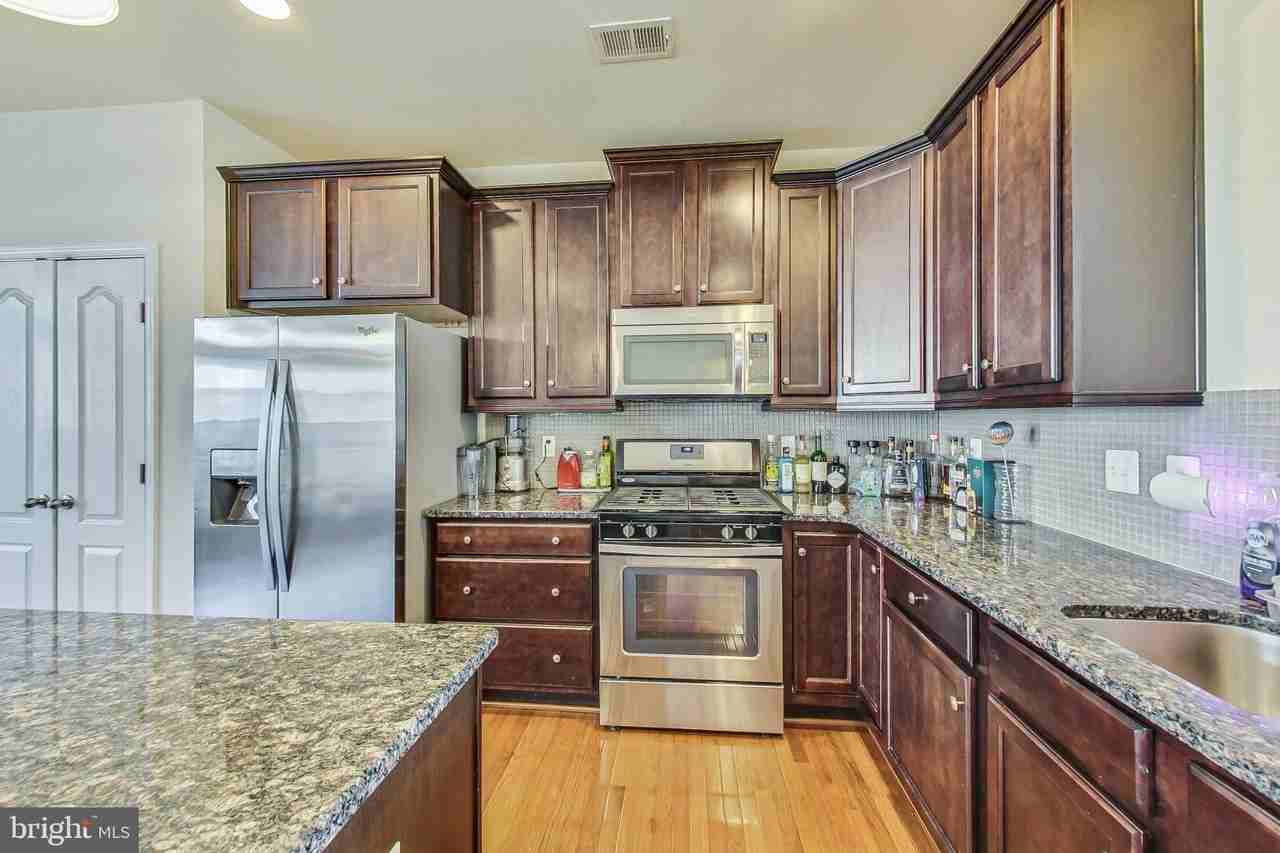 2814 Shearwater Ln - Photo 2 of 35