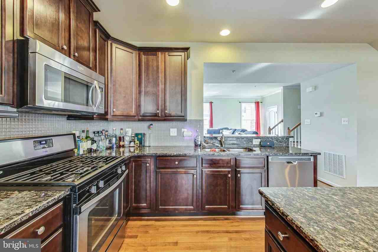 2814 Shearwater Ln - Photo 3 of 35