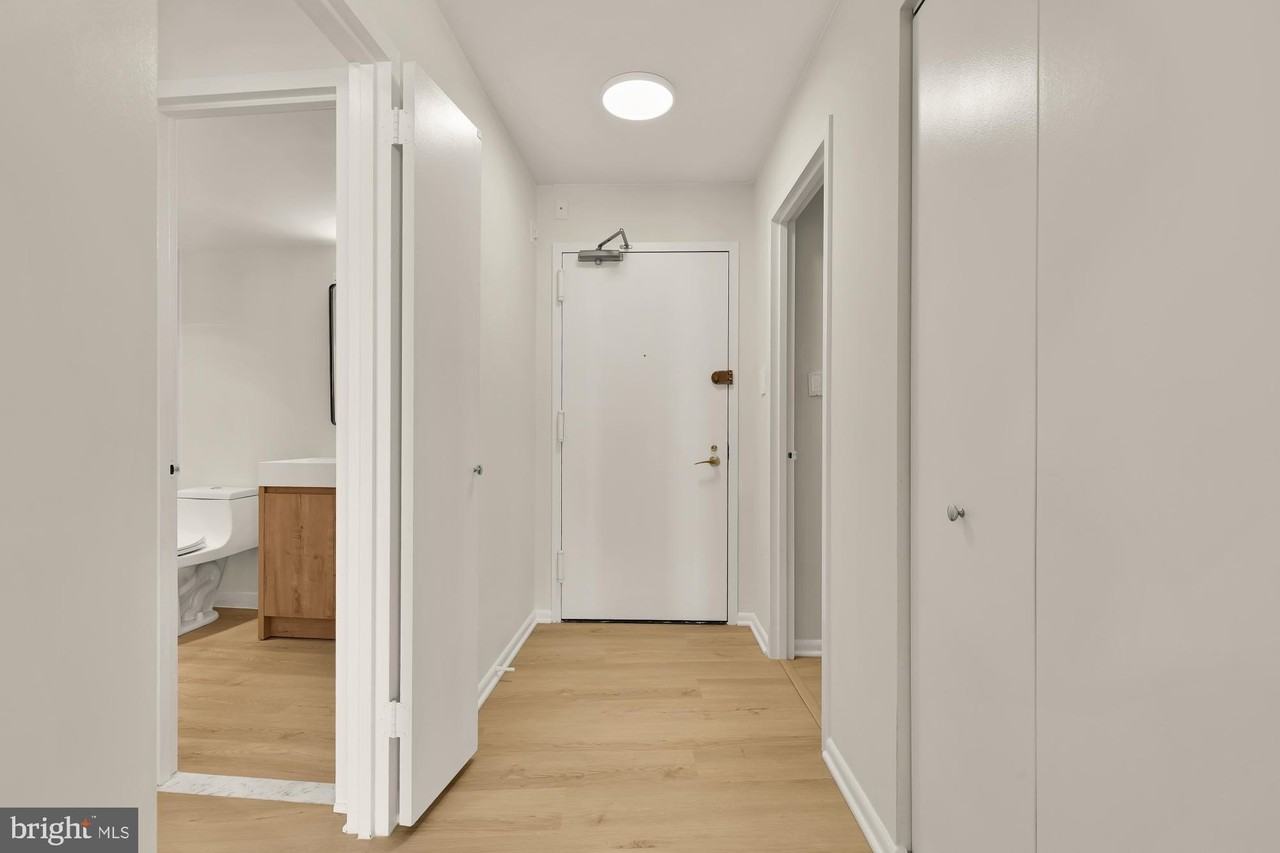 4620 N Park Ave #1211E - Photo 3 of 37