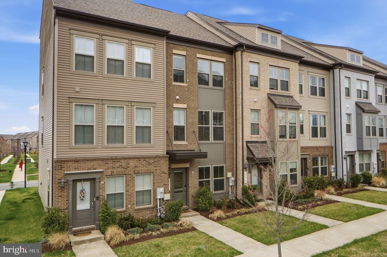 211 Phoenix Dr - Photo 4 of 37