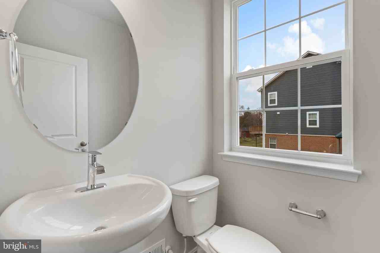 5225 Manor Park Way - Photo 3 of 30