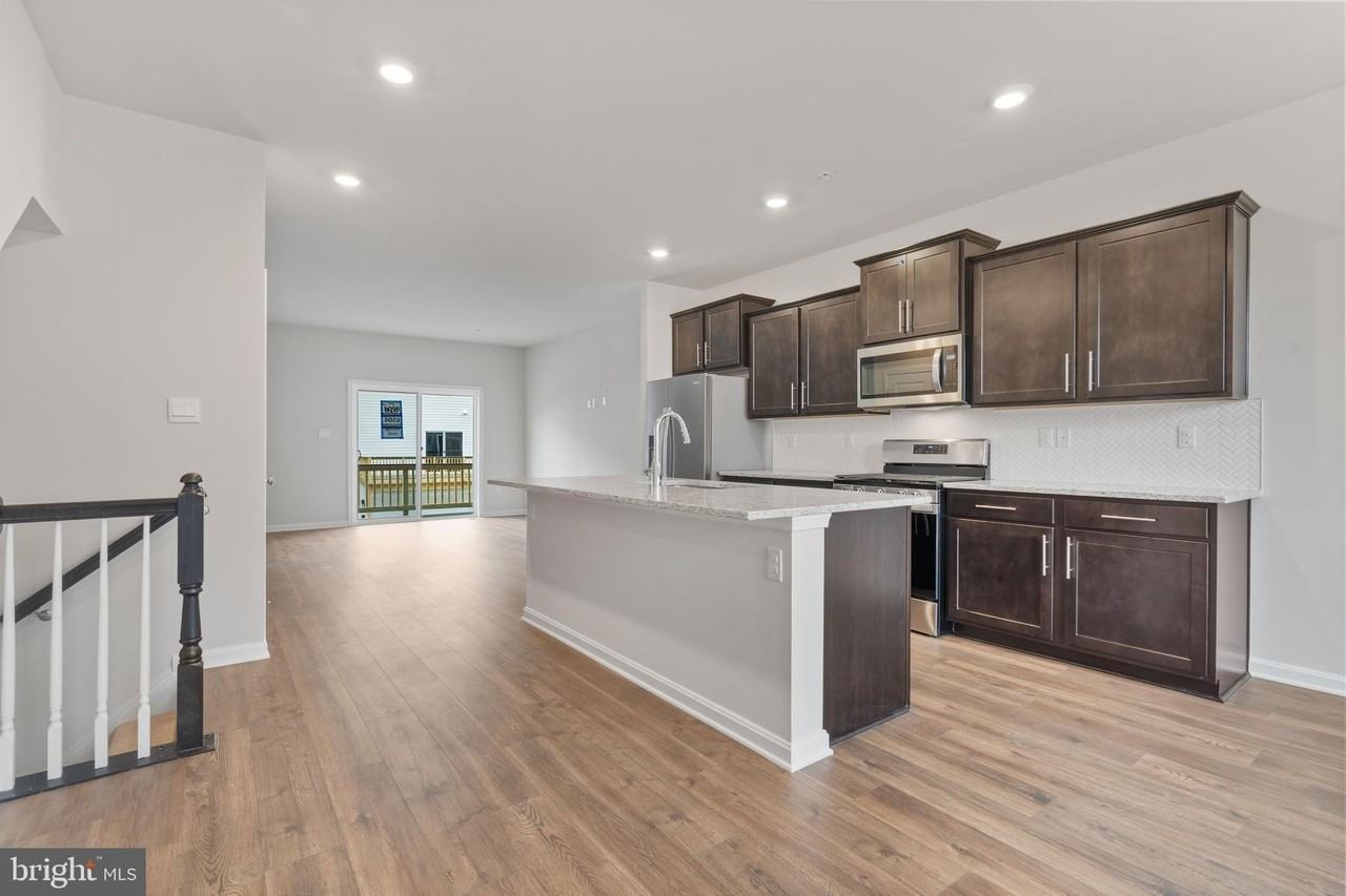 5225 Manor Park Way - Photo 4 of 30