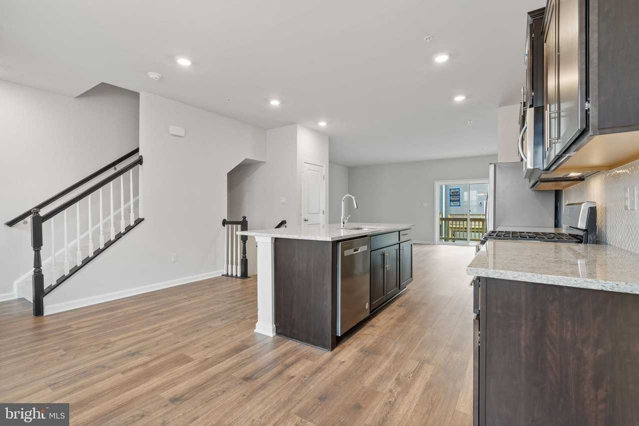 5225 Manor Park Way - Photo 5 of 30