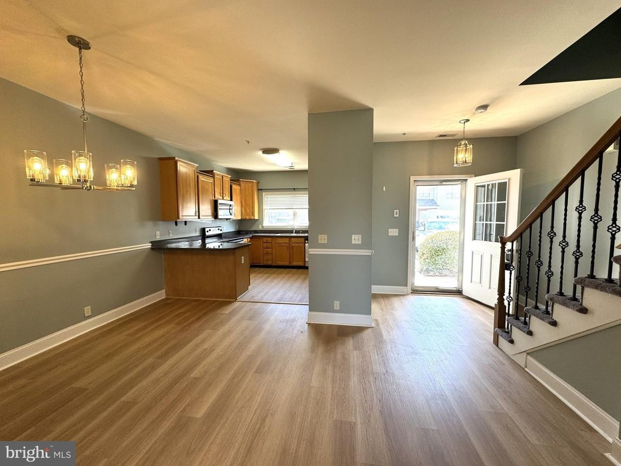 1433 Hidden Meadow Ln - Photo 4 of 30