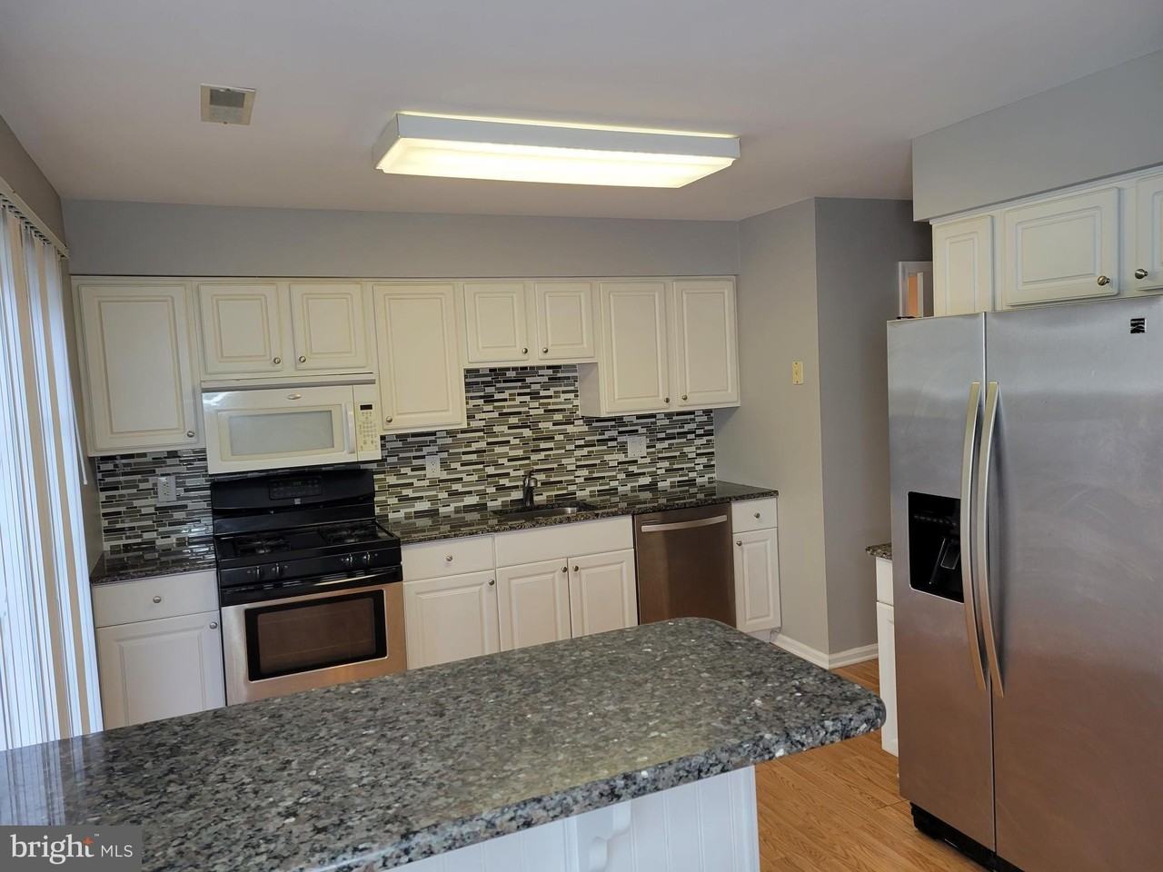 2904 Saxony Dr - Photo 3 of 31