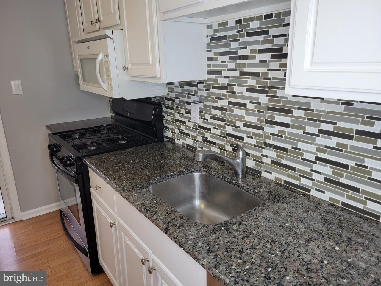 2904 Saxony Dr - Photo 4 of 31